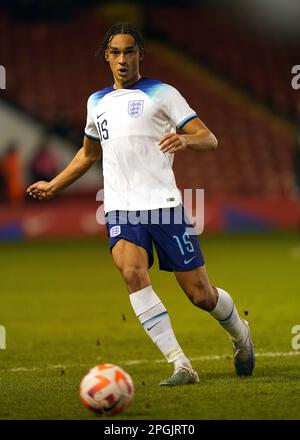 Ashley Phillips von England beim Qualifying Group G-Spiel der UEFA European under-19 Championship im Poundland Bescot Stadium in Walsall. Bilddatum: Mittwoch, 22. März 2023. Stockfoto