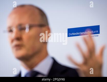 AMSTERDAM - Präsident Klaas Knot erläutert den Jahresbericht 2022 der De Nederlandsche Bank. ANP SEM VAN DER WAL niederlande raus - belgien raus Stockfoto