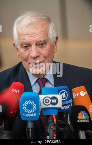 Brüssel, Belgien. 23. März 2023. BRÜSSEL - der hohe Vertreter der Union für Außen- und Sicherheitspolitik Josep Borrell kommt am ersten Tag des jährlichen Frühjahrsgipfels des Europäischen Rates. Auf dem Gipfel werden unter anderem die Beziehungen zur Ukraine und die Wirtschaftspolitik erörtert. ANP JONAS ROOSENS niederlande Out - belgien Out Credit: ANP/Alamy Live News Stockfoto