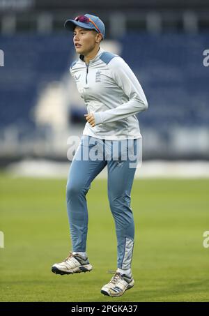 Aktenfoto von 10-09-2022 von Englands Issy Wong. Die englische Bowlerin Issy Wong war erstaunt zu sehen, wie ihr Name bei der Eröffnungsauktion der Women's Premier League mit einem Preisschild von £30.000 $ versehen wurde. Ausgabedatum: Donnerstag, 23. März 2023. Stockfoto