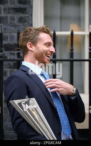 Joss Buttler, Kapitän des englischen Cricket-Teams T20, nimmt an einem Empfang mit Premierminister Rishi Sunak in der Downing Street 10 Teil, um den Gewinn zu feiern Stockfoto