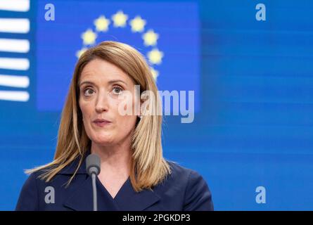 Nicolas Landemard / Le Pictorium - Pressekonferenz von Roberta Metsola - 23/3/2023 - Belgien / Brüssel / Brüssel - im Rahmen des EU-Gipfels sprach der Präsident des Europäischen Parlaments vor der Presse. Stockfoto