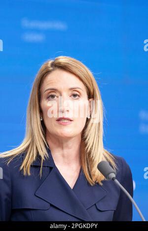 Nicolas Landemard / Le Pictorium - Pressekonferenz von Roberta Metsola - 23/3/2023 - Belgien / Brüssel / Brüssel - im Rahmen des EU-Gipfels sprach der Präsident des Europäischen Parlaments vor der Presse. Stockfoto