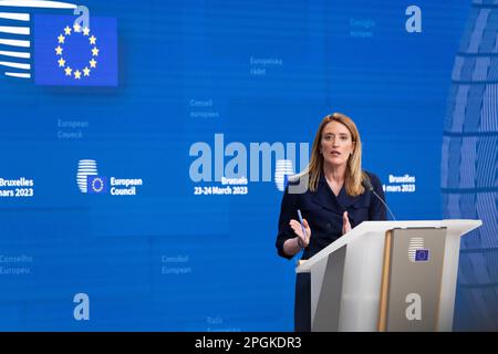 Nicolas Landemard / Le Pictorium - Pressekonferenz von Roberta Metsola - 23/3/2023 - Belgien / Brüssel / Brüssel - im Rahmen des EU-Gipfels sprach der Präsident des Europäischen Parlaments vor der Presse. Stockfoto