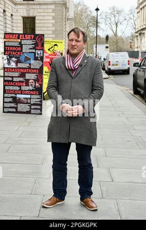 London, Großbritannien. Richard Ratcliffe besuchte Vahid Beheshti, der sich am 29. Tag seines Hungerstreiks befindet, um von der britischen Regierung das Korps der Islamischen Revolutionsgarde (IRGC) zu verbieten. Richard Ratcliffe trat am 24. Oktober 2021 für 21 Tage in einen zweiten Hungerstreik, um das Außenministerium unter Druck zu setzen, mehr zu tun, um die Freilassung seiner Frau Nazanin Zaghari-Ratcliffe auszuhandeln. Das Außenministerium, Whitehall. Kredit: michael melia/Alamy Live News Stockfoto