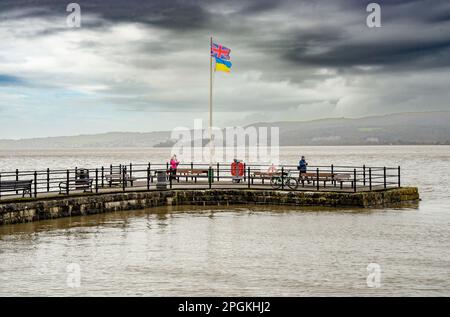 Arnside, Milnthorpe, Cumbria, Großbritannien. 23. März 2023. Flut im Frühling in Arnside, Milnthorpe, Cumbria, UK. Kredit: John Eveson/Alamy Live News Stockfoto