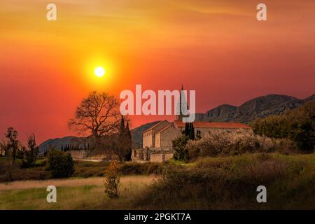 Franziskanerkloster im Dorf Pridvorje. Konavle. Kroatien. Stockfoto