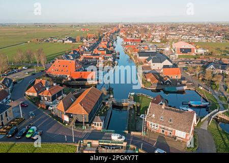 Luftaufnahme aus der historischen Stadt Workum in Friesland, Niederlande Stockfoto