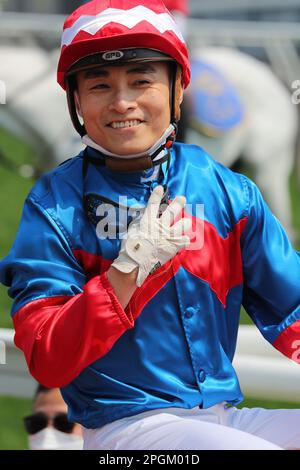 Rennen 1, FORTUNE PRESIDENT(13), geritten von Keith Yeung Ming-lun, gewann die Klasse 4 über 1650m(Rasen) in Sha Tin. 26FEB23 SCMP/Kenneth Chan. Stockfoto