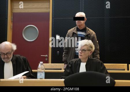 Mons, Belgien. 23. März 2023. Der Angeklagte Alain Goffin wurde während der Verfassungssitzung der Geschworenen beim Asceser Prozess gegen Goffin wegen des Todes seiner Frau Eliane Abrassart vor dem Assizes Court der Provinz Hennegau am Donnerstag, dem 23. März 2023 in Mons, fotografiert. Der 76-jährige Goffin wird des Mordes an seiner Frau am 27. April 2019 in Ham-sur-Heure-Nalinnes beschuldigt. BELGA FOTO HATIM KAGHAT Kredit: Belga News Agency/Alamy Live News Stockfoto