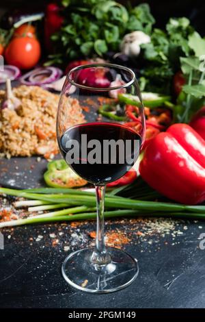 Rotwein georgianische alkoholische Getränke Stockfoto