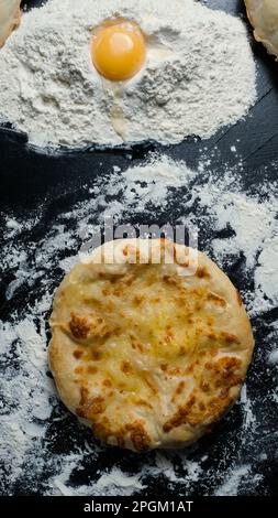 Megruli khachapuri traditionelle georgianische Küche Stockfoto