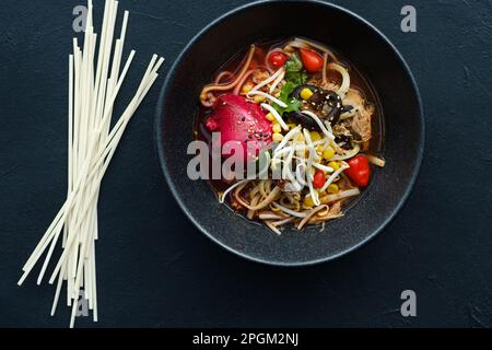 Ramen-Zutaten frische Bio-Nudeln Stockfoto