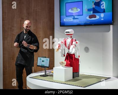 Barcelona, Spanien – 1. März 2023: DOCOMO-Präsentation der Human Augmentation Platform auf der MWC 2023 Stockfoto