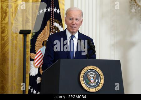 Washington, USA. 23. März 2023. USA Präsident Joe Biden spricht am 23. März 2023 im Weißen Haus in Washington über eine Jubiläumsveranstaltung zum Affordable Care Act im East Room. Foto: Yuri Gripas/Pool/Sipa USA Guthaben: SIPA USA/Alamy Live News Stockfoto