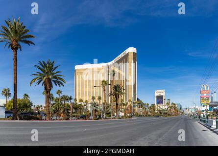 Ein Bild der Mandalay Bay und des umliegenden Las Vegas Boulevard South. Stockfoto