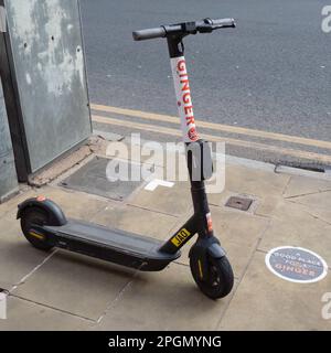 22.03.2023 Chester, Cheshire, UK. Cheshire West und Chester Council und der E-Scooter-Anbieter Ginger starten die Testphase in der Stadt ab Montag, Stockfoto