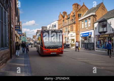 22.03.2023 Chester, Cheshire, Großbritannien. D&G Bus ist ein Busbetreiber mit Sitz in Adderley Green. Sie bieten lokale und Fernverkehrsdienste rund um Stoke-on-Trent, C, an Stockfoto