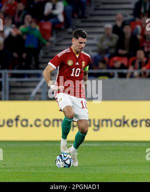 BUDAPEST, UNGARN - MÄRZ 23: Dominik Szoboszlai aus Ungarn dribbelt während des internationalen Freundschaftsspiels zwischen Ungarn und Estland in der Puskas Arena am 23. März 2023 in Budapest, Ungarn. Stockfoto