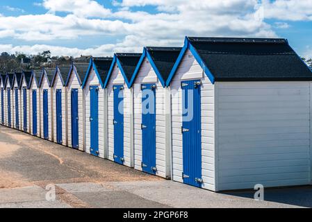 Strandhütten, Broadsands Beach, Paignton, Devon, England Stockfoto