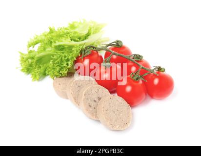 Scheiben von köstlicher Leberwurst, Tomaten und Salat auf weißem Hintergrund Stockfoto