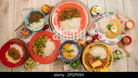 Peruanische Speisen am Büfetttisch verschiedene Gerichte, traditionelle peruanische Gourmetküche Stockfoto