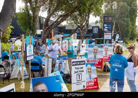 Freitag, 24. März 2023, Wahlkabine Mona Vale auf dem Sitz von Pittwater für die frühzeitige Abstimmung vor der NSW-Staatswahl 2023 am 25. März 2023 geöffnet, Pittwater wird von der Liberalen Partei gehalten, aber es wird erwartet, dass es zwischen Rory Amon, der liberalen Kandidatin, und Jacqui Scruby, dem türkisfarbenen, unabhängigen Martin Berry @ alamy Live News, zu einem ernsthaften Streit kommen wird. Stockfoto