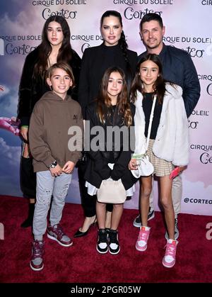 Valentina Lima Jaric, Adriana Lima, Andre Lemmers, Sienna Lima Jaric Ankunft am Cirque du Soleil „CORETO“ mit rotem Teppich am 23. März 2023 im Microsoft Theater in Los Angeles, Kalifornien. © Tammie Arroyo / AFF-USA.com Stockfoto