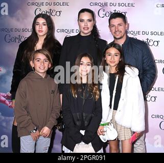 Valentina Lima Jaric, Adriana Lima, Andre Lemmers, Sienna Lima Jaric Ankunft am Cirque du Soleil „CORETO“ mit rotem Teppich am 23. März 2023 im Microsoft Theater in Los Angeles, Kalifornien. © Tammie Arroyo / AFF-USA.com Stockfoto