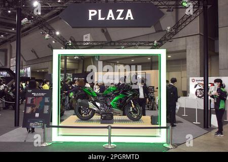 Tokio, Japan. 24. März 2023. Kawasaki, 24. März 2023 - Tokyo Motorcycle Show 50. Jubiläum im Tokyo Big Sight in Tokio, Japan. Kredit: Michael Steinebach/AFLO/Alamy Live News Stockfoto
