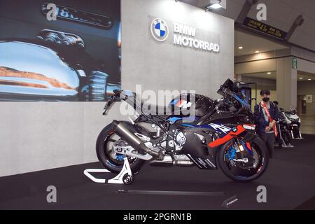 Tokio, Japan. 24. März 2023. BMW Motorrad, 24. März 2023 - Tokyo Motorcycle Show 50. Jubiläum im Tokyo Big Sight in Tokio, Japan. Kredit: Michael Steinebach/AFLO/Alamy Live News Stockfoto