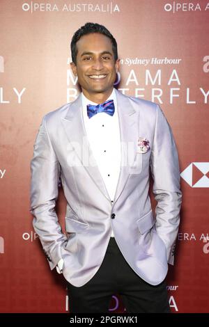 Sydney, Australien. 24. März 2023 Jeremy Fernandez kommt auf dem roten Teppich an der Eröffnungsnacht der Madama Butterfly Handa Opera im Hafen von Sydney an der Flottentreppe an, Mrs. Macquaries Point. Kredit: Richard Milnes/Alamy Live News Stockfoto