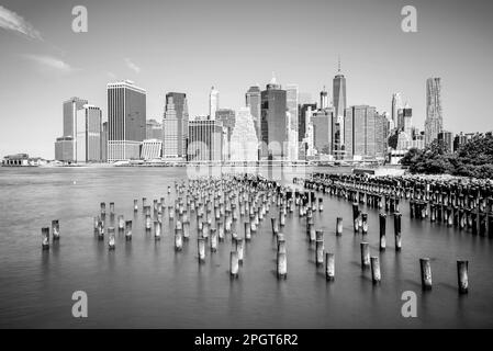 Manhattans Finanzdistrikt. Schwarz und Weiß - New York Stockfoto