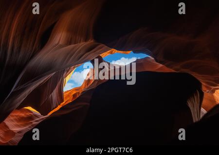 Ein beeindruckender Blick auf die fesselnden Felsformationen des Antelope Canyon in Arizona Stockfoto