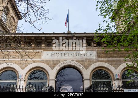 Außenansicht des Hotel-Dieu de Paris, eines Krankenhauses des Assistance Publique - Hôpitaux de Paris (AP-HP) Stockfoto