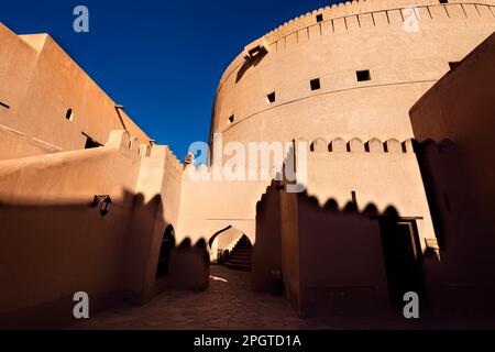 Im Inneren des Nizwa Fort, Nizwa, Oman Stockfoto