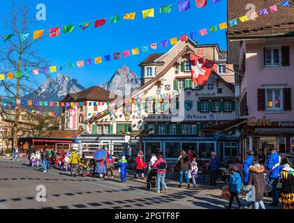 Brunnen, Schweiz - 20. Februar 2023: Karneval in Brunnen, eine Stadt in der Gemeinde Ingenbohl am Vierwaldstättersee im Kanton Schwy Stockfoto