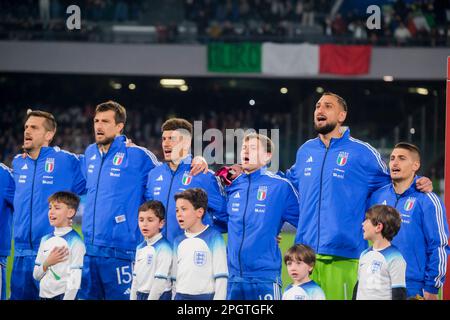 Die italienische Mannschaft spielt bei den Europameisterschaften Italien gegen England im Diego Armando Maradona Stadium in Neapel, Süditalien, am 23. März 2023. Stockfoto