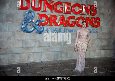 London, Großbritannien. 23. März 2023. Elz die Hexe besucht die britische Premiere von Dungeons & Dragons - Honour Better Thieves am Cineworld Leicester Square. Kredit: SOPA Images Limited/Alamy Live News Stockfoto