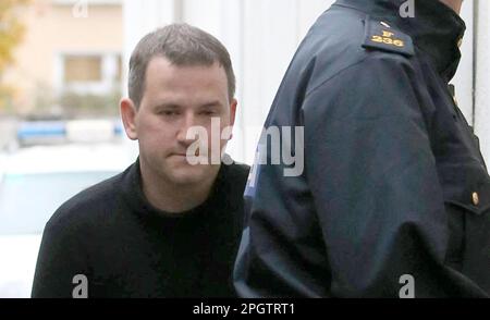 Aktenfoto vom 18. Oktober 10/13 von Graham Dwyer, aus Foxrock in Dublin, Ankunft am Dun Laoghaire Bezirksgericht in Dublin, angeklagt des Mordes an der Kinderbetreuerin Elaine O'Hara im Jahr 2012. Das irische Berufungsgericht hat die Berufung von Dwyer gegen seine Verurteilung wegen Mordes an der Kinderbetreuungsperson abgewiesen. Ausgabedatum: Freitag, 24. März 2023. Stockfoto