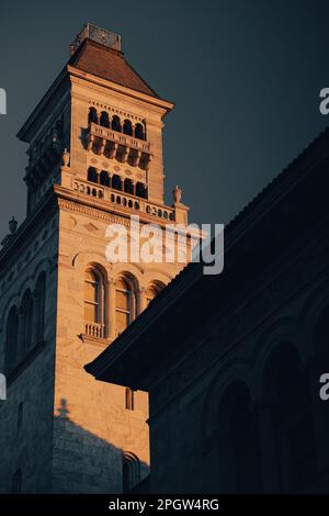 Das Tomochichi Federal Building und die USA Gerichtsgebäude, Savannah, GA, bei Sonnenuntergang Stockfoto