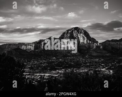 Bilder von Sedona, Arizona und den Bergen, für die die Stadt bekannt ist. Stockfoto
