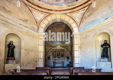 Innenseite der Garcia D'Avila Kapelle, in der Region Praia do Forte in der Gemeinde Mata de Sao Joao, Bahia, Brasilien. Das Turmhaus von Garcia Stockfoto