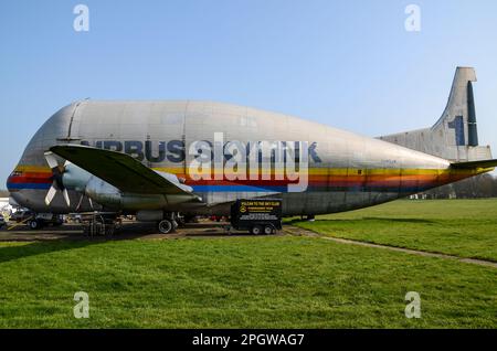 Aero Spacelines Super Guppy F-BTGV. Große Frachtflugzeuge mit breitem Körper, die von Airbus für den Transport übergroßer Fracht verwendet wurden. Gelagert in Bruntingthorpe, Großbritannien Stockfoto