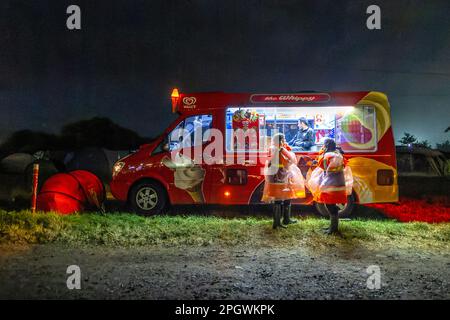 Glastonbury, 26. 2014. Juni: In der Menge auf der Pyramiden-Bühne Stockfoto