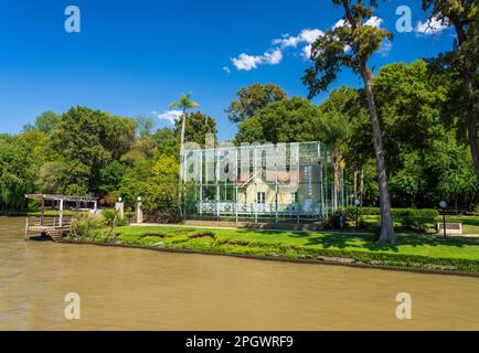 Tigre, Argentinien - 7. Februar 2023: Glashaus von Präsident Sarmiento im Museum auf dem Parana Delta Stockfoto