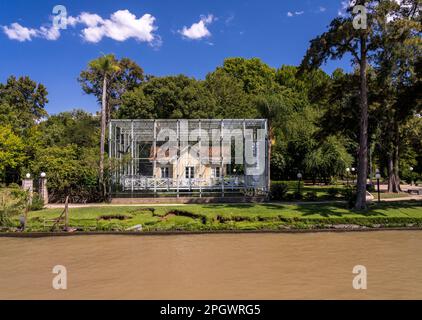 Tigre, Argentinien - 7. Februar 2023: Glashaus von Präsident Sarmiento im Museum auf dem Parana Delta Stockfoto