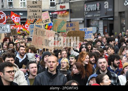 Lille, Frankreich, 23. März, 2023. Massiver Protest in ganz Frankreich gegen die Rentenreformen. Das Rentenalter soll von 62 auf 64 Jahre angehoben werden Stockfoto