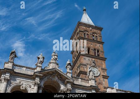 Die päpstliche Basilika Santa Maria Maggiore ist eine der vier päpstlichen Basiliken Roms, die sich auf der Piazza dell'Esquilino auf dem Cispio, Bet, befinden Stockfoto