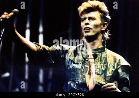 David Bowie im Olympiastadion in Montreal, Quebec, Kanada, 30. August 1987. Stockfoto